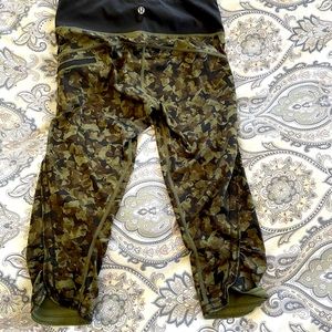 Lululemon Run a Marathon crop 6 camo